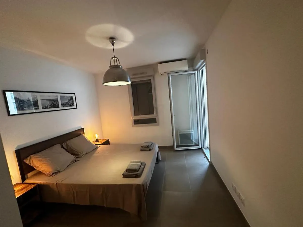 Superbe Appartement Terrasse 2P A 5 Min A Pied Du Vieux Nice, Du Port Et Du Tram צרפת